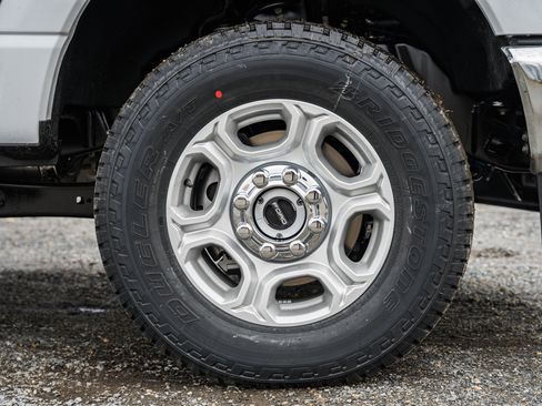 New 2026 Ford F250 XLT w/ FX4 Off-Road Package image 19