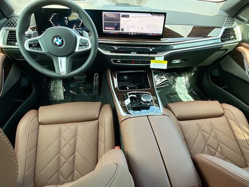 New 2026 BMW X5 xDrive40i w/ M Sport Package AWD/4WD image 17