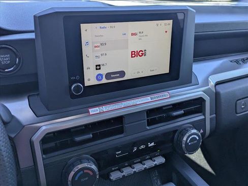 Used 2025 Toyota Tacoma SR5 AWD/4WD image 14