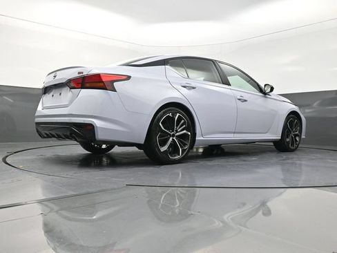 Used 2024 Nissan Altima 2.5 SR FWD image 37