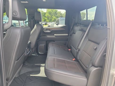 Used 2025 Chevrolet Silverado 1500 High Country w/ High Country Premium Package AWD/4WD image 11