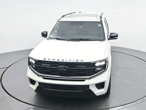 New 2026 Ford Expedition Platinum w/ Stealth Performance Package image 28