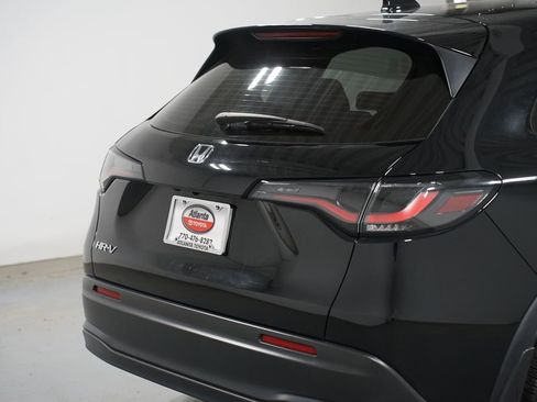 Used 2025 Honda HR-V LX image 9