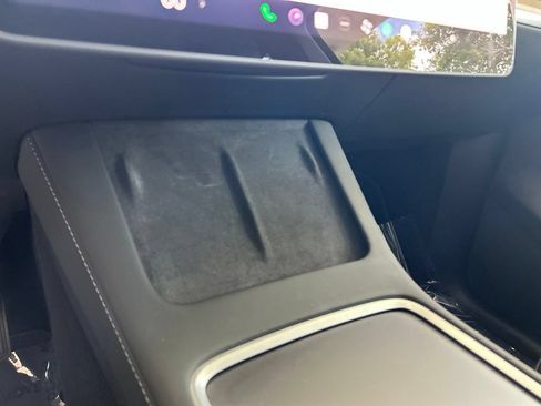 Used 2023 Tesla Model Y Long Range AWD/4WD image 49