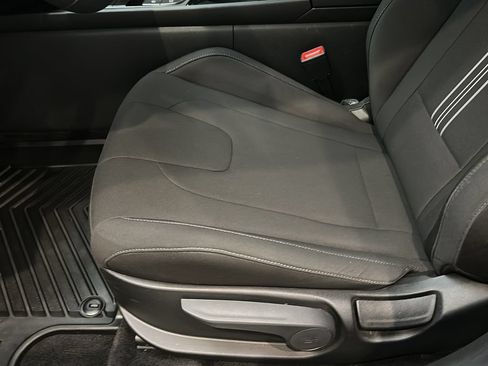 Used 2025 Hyundai Elantra SEL FWD image 12