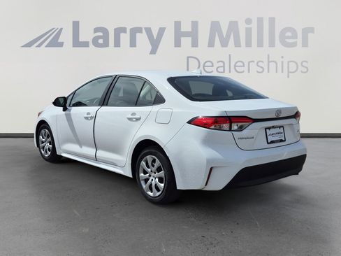 Certified 2025 Toyota Corolla LE w/ Convenience Package image 3