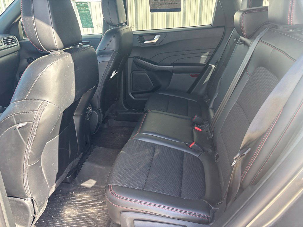 Used 2025 Ford Escape ST-Line w/ Tech Pack #1 AWD/4WD image 21