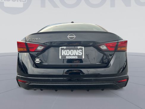 Used 2025 Nissan Altima 2.5 SV FWD image 5