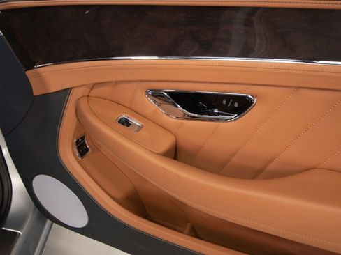 Used 2024 Bentley Continental GT Mulliner image 41