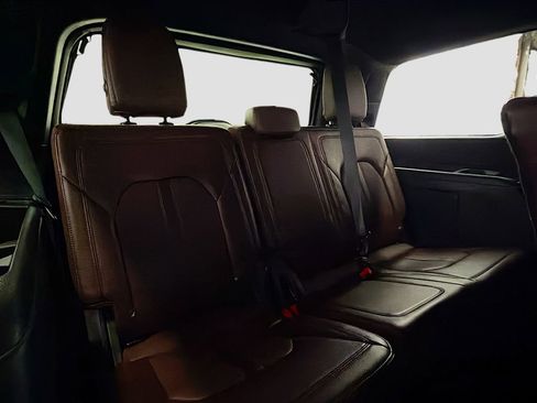 Used 2024 Ford Expedition Limited image 28