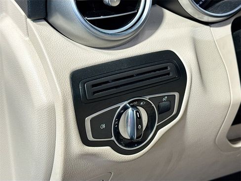 Used 2017 Mercedes-Benz GLC 300 image 24