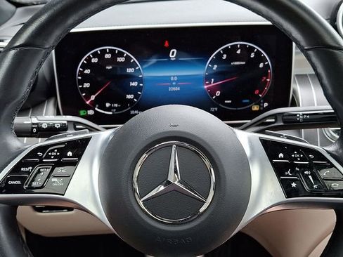 Used 2024 Mercedes-Benz GLC 300 4MATIC image 22