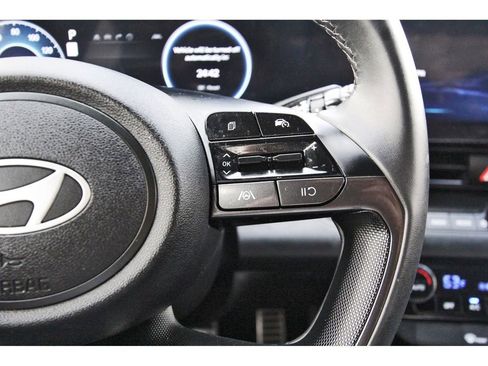 Used 2025 Hyundai Elantra SEL FWD image 20