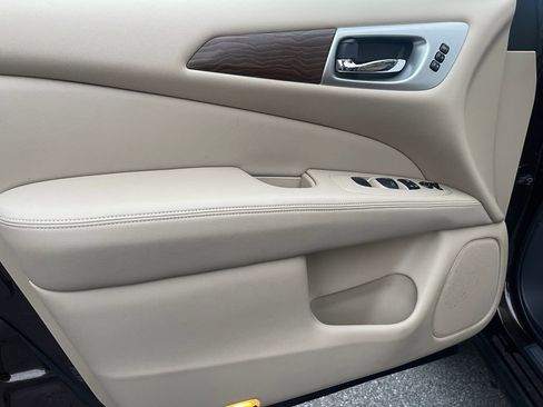 Used 2019 Nissan Pathfinder Platinum image 20