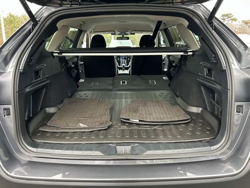 Used 2023 Subaru Outback Premium image 13