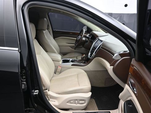 Used 2016 Cadillac SRX Luxury w/ Driver Awareness Package image 9