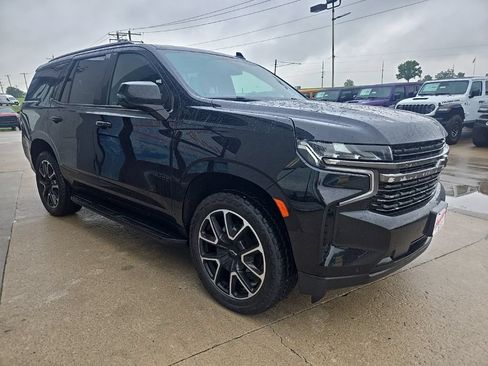 Used 2021 Chevrolet Tahoe RST w/ Luxury Package AWD/4WD image 13