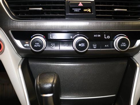 Used 2022 Honda Accord LX image 29