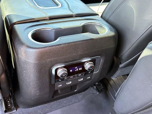 Used 2021 GMC Yukon Denali w/ LPO, Illumination Package image 16