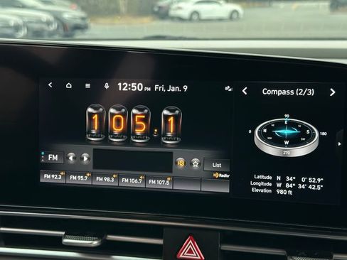 Used 2023 Hyundai Elantra SEL w/ Convenience Package image 25