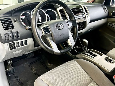 Used 2012 Toyota Tacoma PreRunner image 12