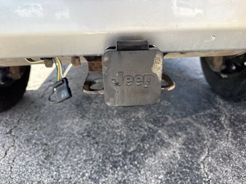 Used 2017 Jeep Wrangler Unlimited Sahara AWD/4WD image 10