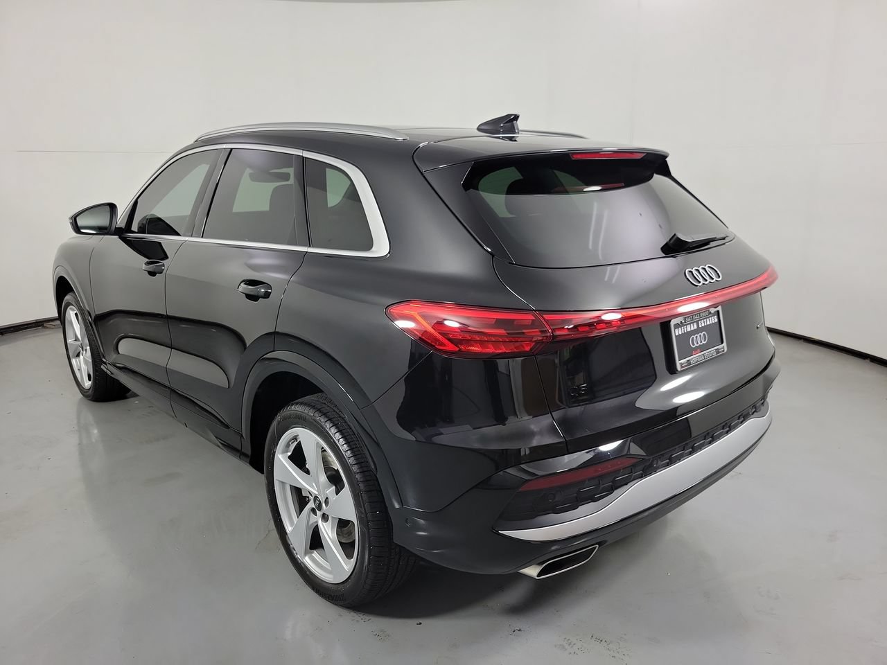 Used 2025 Audi Q5 Premium Plus w/ Premium Plus AWD/4WD image 6