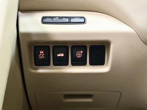 Used 2014 Nissan Altima 2.5 SV w/ Convenience Package FWD image 17