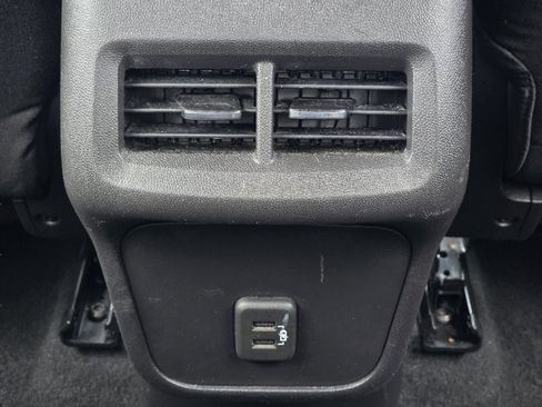 Used 2024 GMC Terrain SLE w/ Elevation Edition AWD/4WD image 27