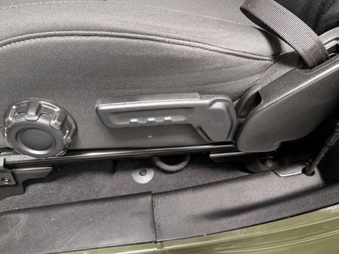Used 2022 Jeep Wrangler Sport AWD/4WD image 11