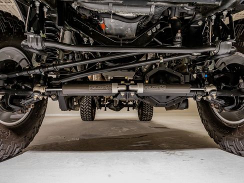 Used 2025 Ford F350 Platinum w/ FX4 Off-Road Package image 14