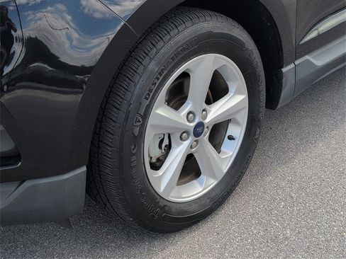 Used 2020 Ford Edge SE image 31