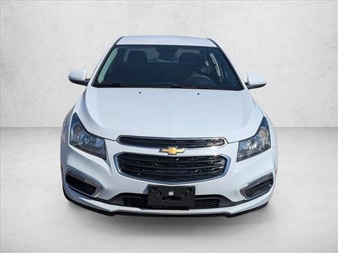 Used 2015 Chevrolet Cruze LT image 2