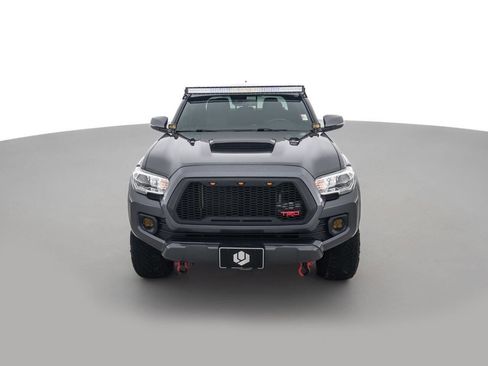 Used 2021 Toyota Tacoma TRD Sport image 2