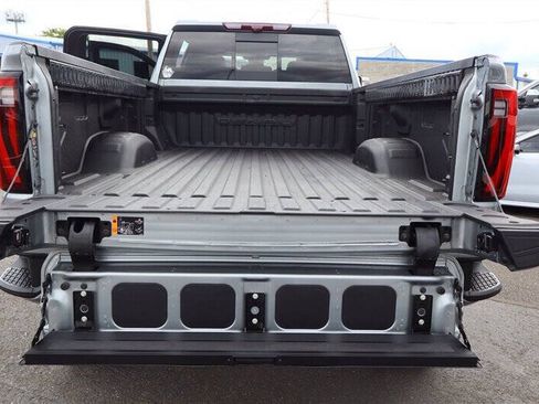 Used 2024 GMC Sierra 3500 Denali w/ Denali Reserve Package AWD/4WD image 16