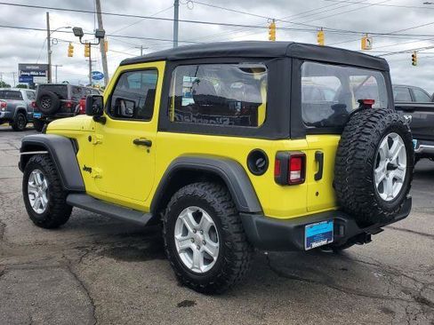 Used 2023 Jeep Wrangler Sport AWD/4WD image 3