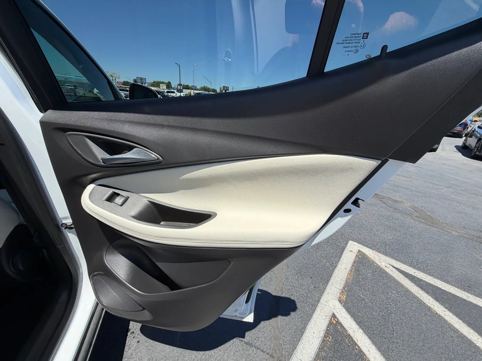 Used 2020 Buick Encore GX Essence FWD image 16