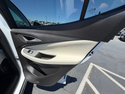 Used 2020 Buick Encore GX Essence FWD image 16