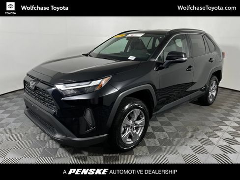 Certified 2025 Toyota RAV4 XLE AWD/4WD image 1