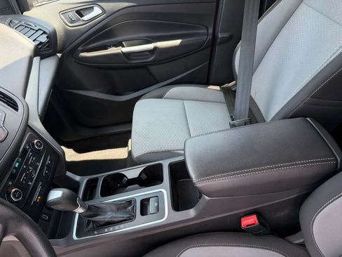 Used 2017 Ford Escape SE AWD/4WD image 14