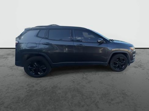 Used 2018 Jeep Compass Latitude w/ Popular Equipment Group FWD image 9