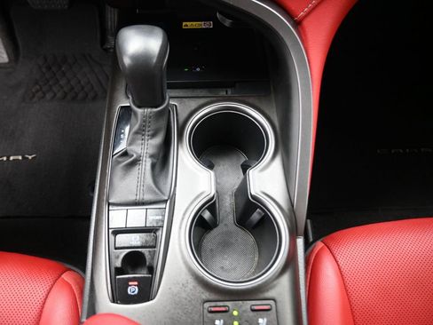 Used 2023 Toyota Camry XSE image 9