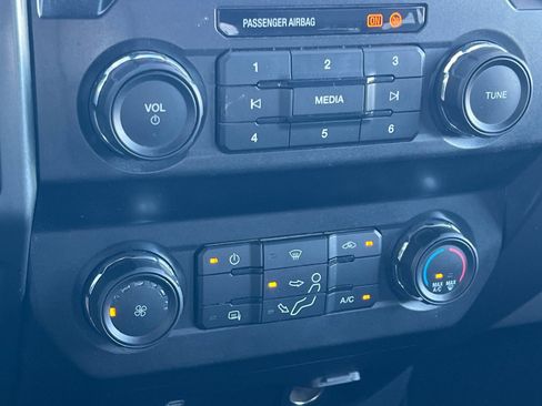 Used 2022 Ford F250 XLT w/ FX4 Off-Road Package image 19