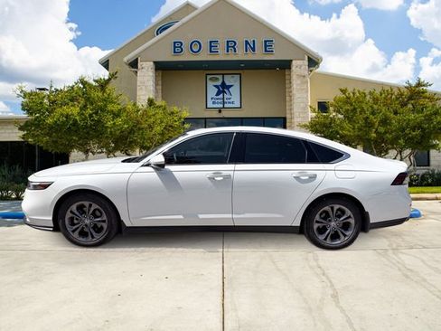 Used 2024 Honda Accord EX image 2