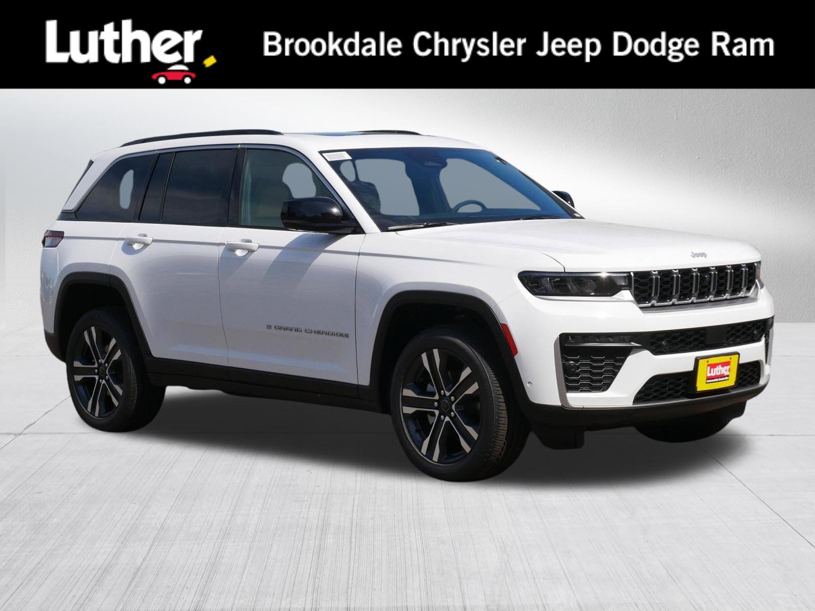 New 2027 Jeep Grand Cherokee Limited w/ Technology Group II AWD/4WD image 1