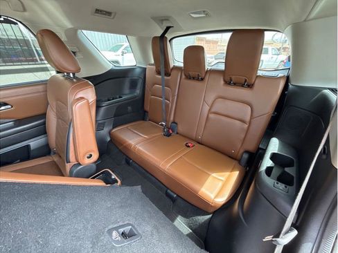 Used 2022 Nissan Pathfinder Platinum w/ Cargo Package FWD image 11