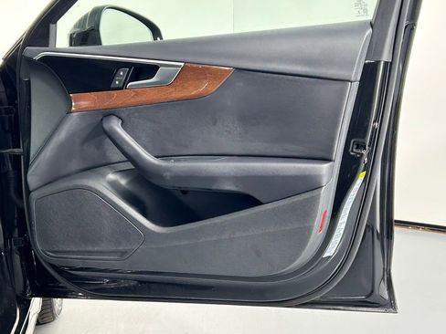 Used 2025 Audi A4 2.0T Premium image 9