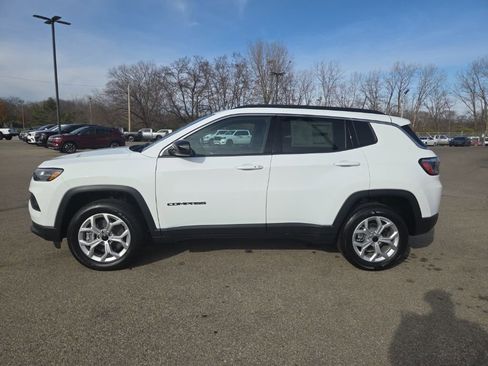 New 2026 Jeep Compass Latitude image 4
