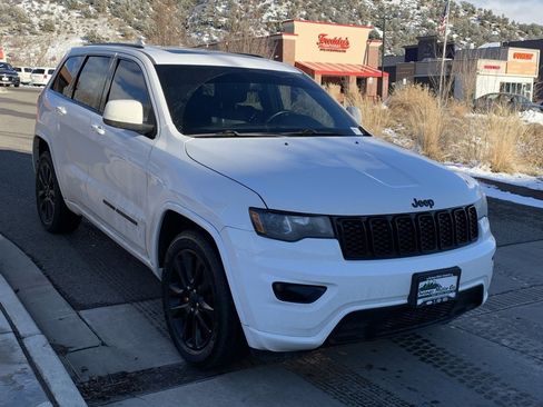 Used 2019 Jeep Grand Cherokee Altitude image 5