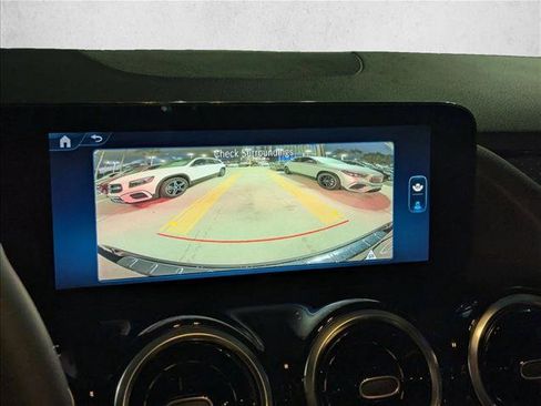 Used 2025 Mercedes-Benz GLA 250 image 12